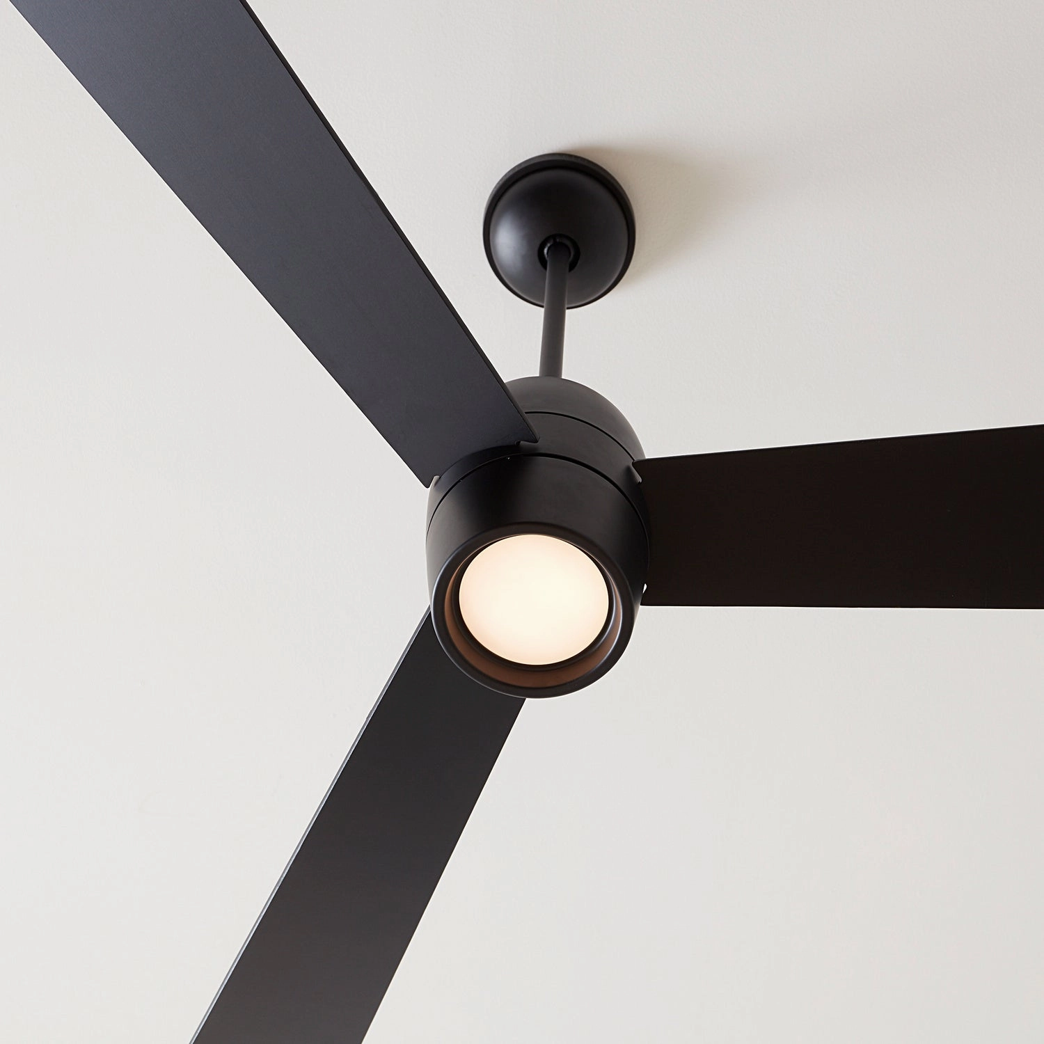 Alba 60"Ceiling Fan Midnight Black