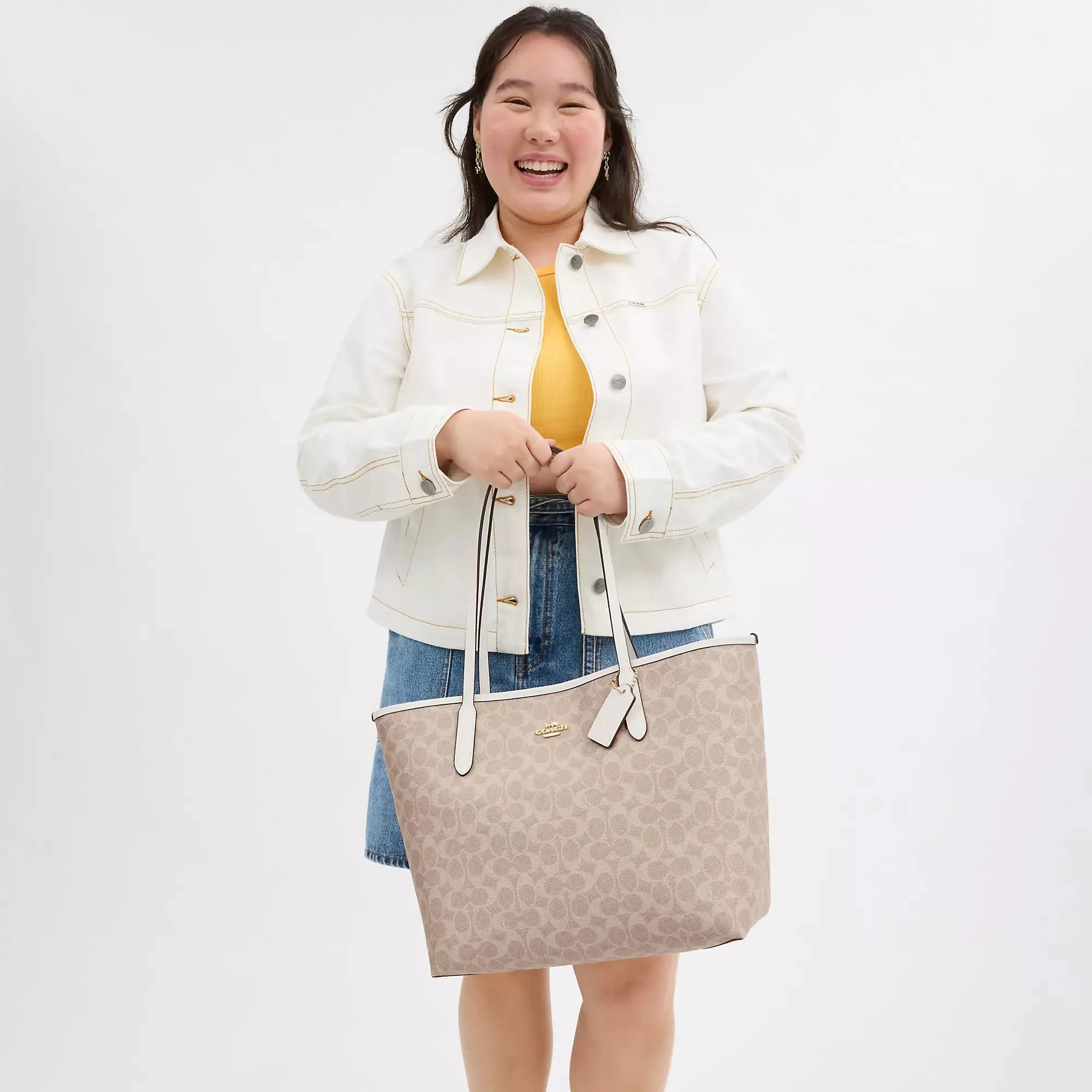Coach Outlet City Tote Bag In Signature Canvas COACH Outlet Bags
