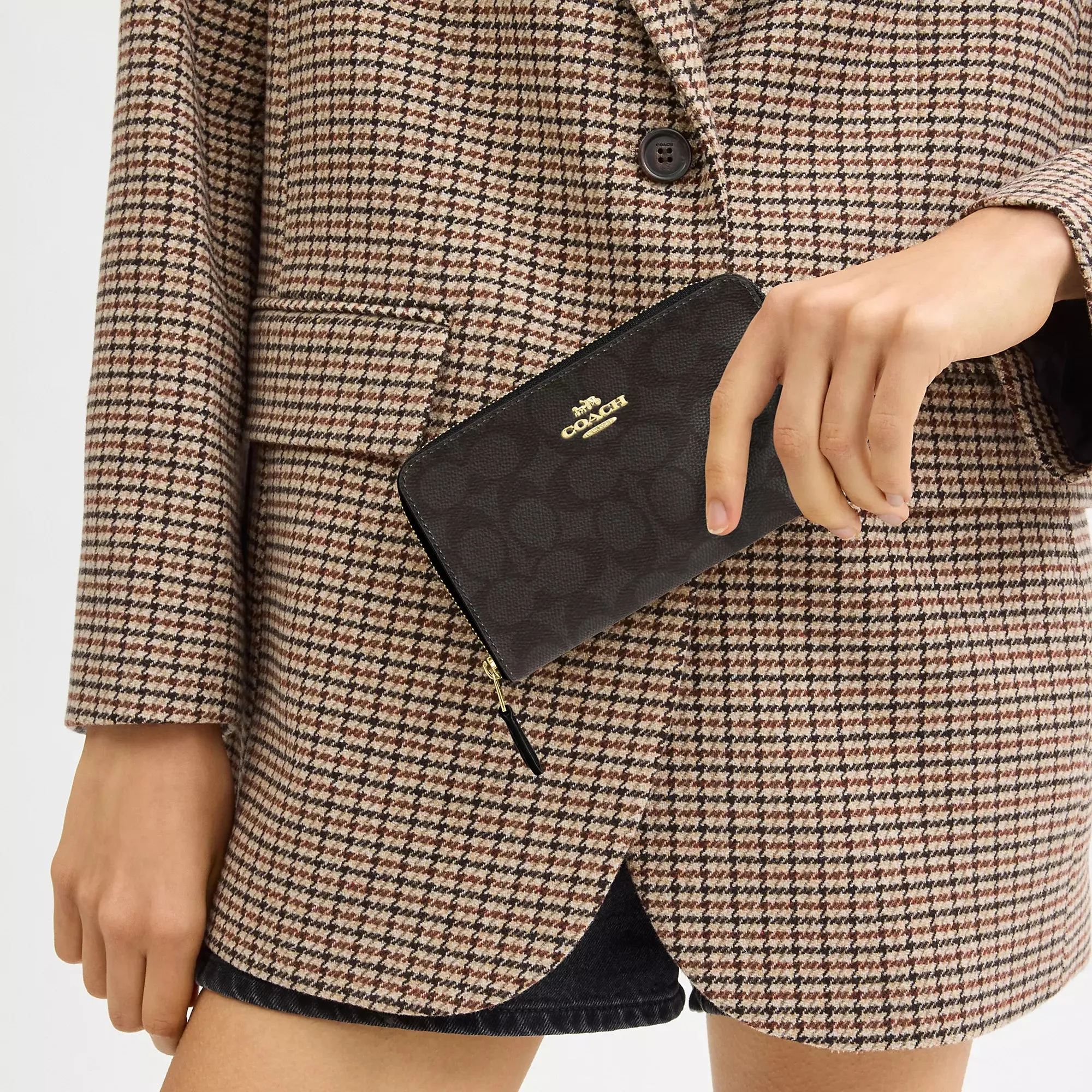 Coach Outlet Medium Id Zip Wallet In Signature Canvas COACH Outlet Bags